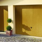 Novoferm – Porte basculante à remplissage bois