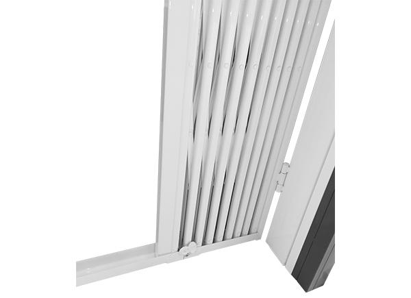Rail pivotant pour grille extensible