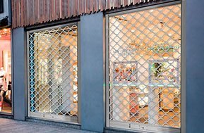 Flexidoor – Grille enroulable tubulaire ou à barreaux